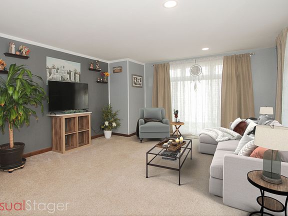 3rd image of 151 Sioux Ave