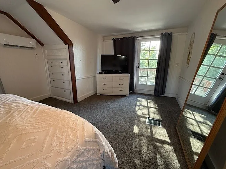 2324 S Jefferson St — Photo 19