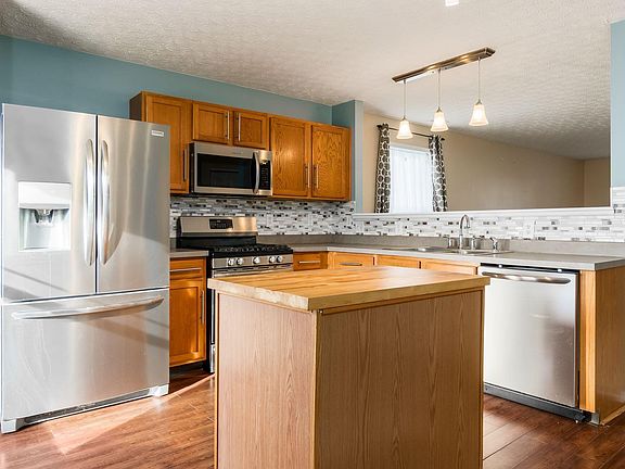 3rd image of 8145 Royal Elm Dr
