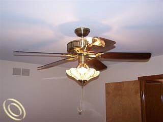 5th image of 26040 Elaine Ct