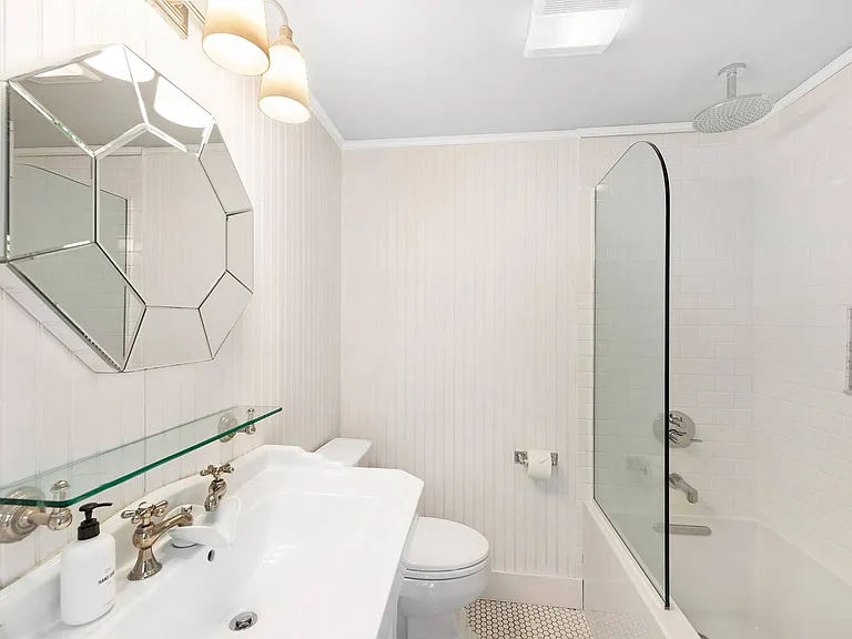 14 Oak Ln — Photo 9