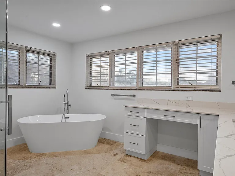 1421 Ponce De Leon Dr — Photo 57