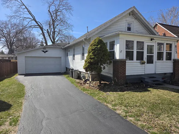 813 E 15th St, Sterling, IL 61081
