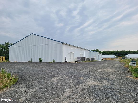 4th image of 735 Main St