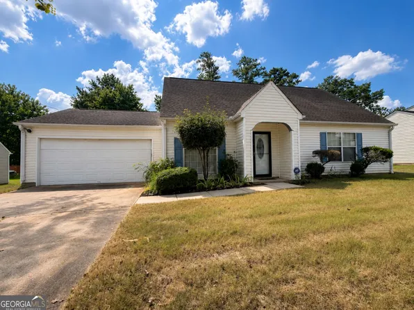2759 Holly Berry Dr, Ellenwood, GA 30294