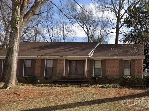 7010 Ludwig Dr, Charlotte, NC 28215