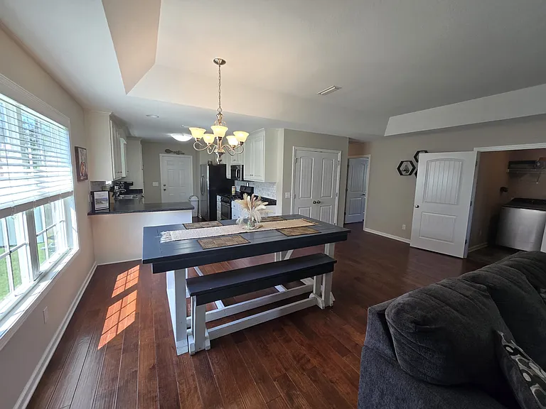 304 Jasmine Cir — Photo 7