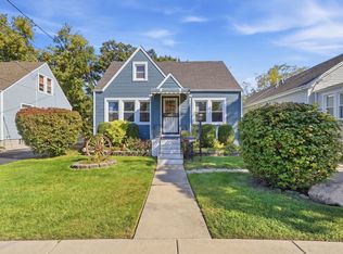 3905 Custer Ave, Lyons, IL 60534