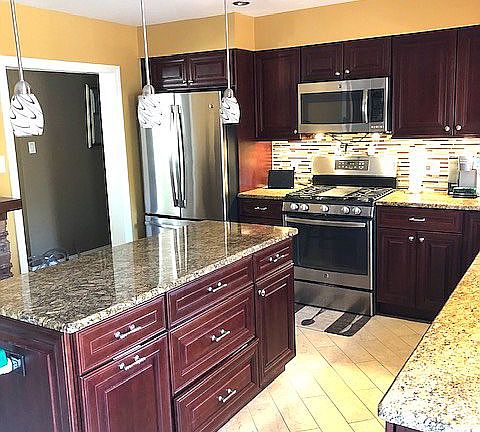 3rd image of 8 Blossom Ln