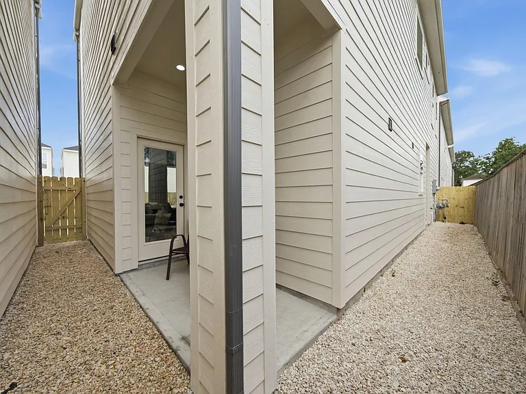 8910 Knoll Leaf Dr — Photo 20