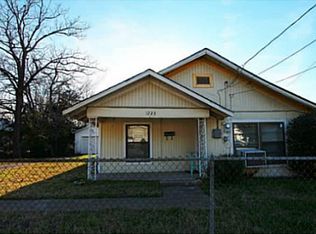 1223 W Martin Luther King Jr St, Bryan, TX 77803