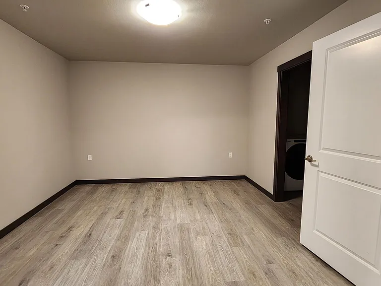 1031 Cedar Ave #101 — Photo 8