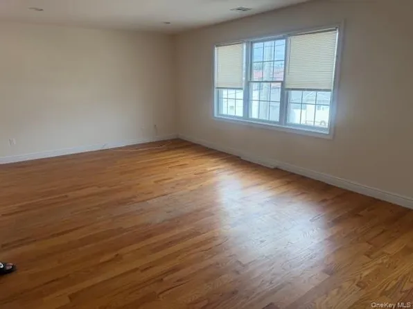 191 Jefferson Ave, Mineola, NY 11501