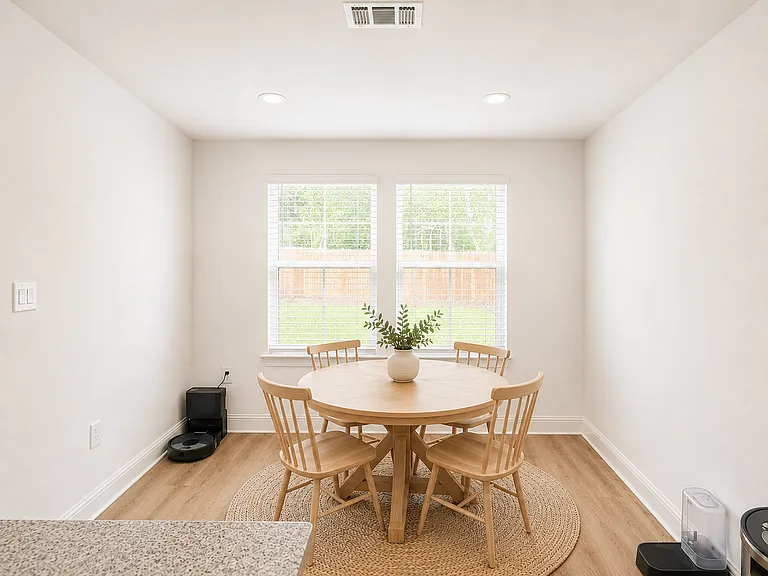 9684 W Oaklawn Rd — Photo 6