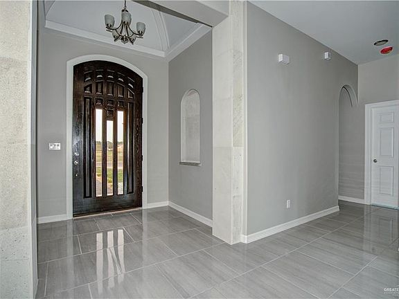 5th image of 1624 Saint Claire Ave