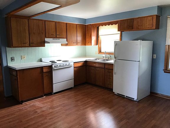 3rd image of 4261 North St APT 9