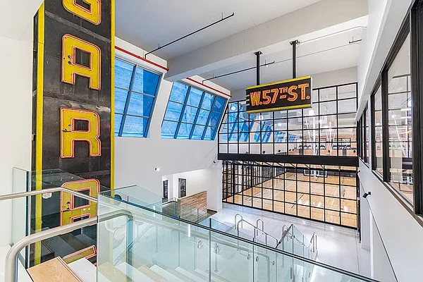 Rented by Bond New York | media 8