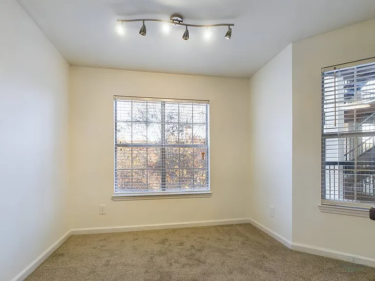 Bridlewood On Westland Apartments — Photo 42