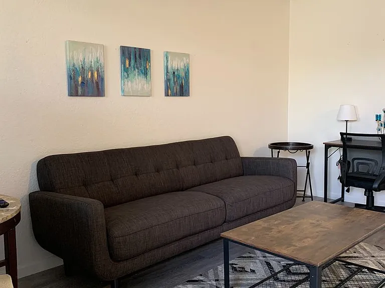 East 12th Townhomes and Apts — Photo 13