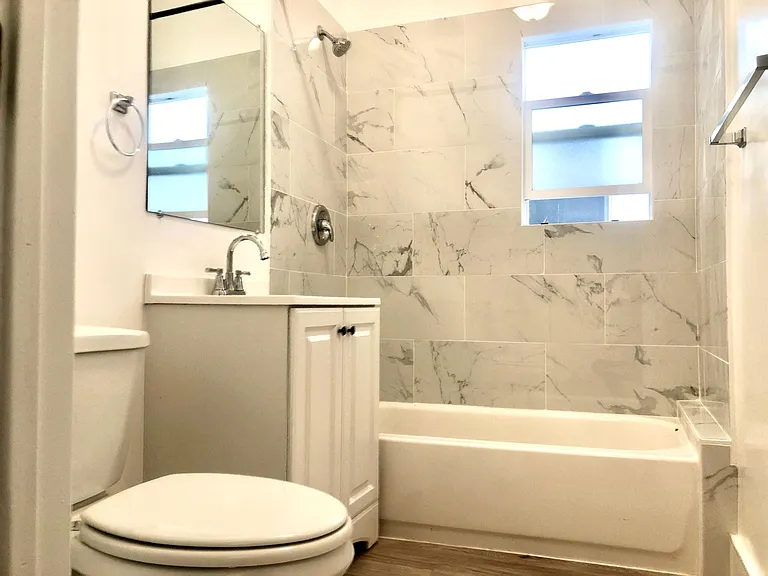 121 N New Hampshire Ave #101 — Photo 13