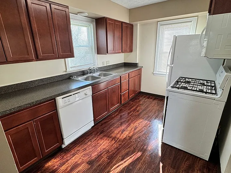 625 Churchill Rd — Photo 5