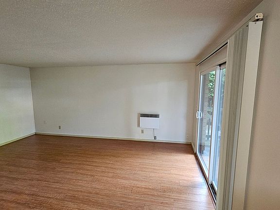 5th image of 2210 Franklin Ave E APT 101