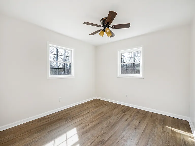 242 Newcomb Dr — Photo 10