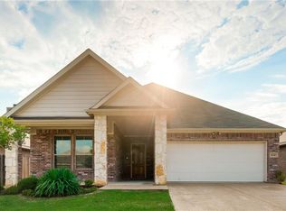 624 Kelley Ct, Fort Worth, TX 76120