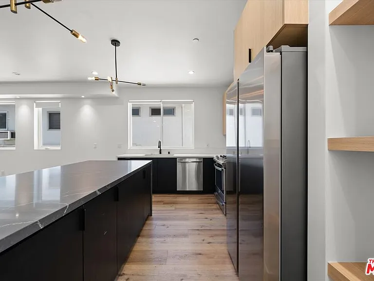 839 N McCadden Pl #B — Photo 7