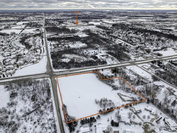 2707 West PUETZ ROAD, Franklin, WI 53132