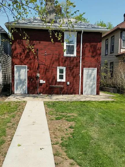 145 E Duncan St — Photo 16