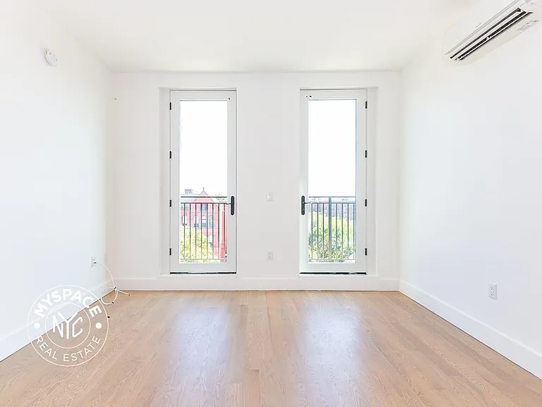 824 Lexington Ave #6D — Photo 3