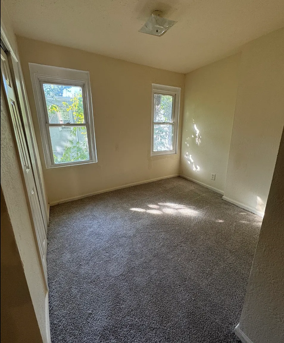 3 bed, 876 sqft, $2,000 — Photo 4