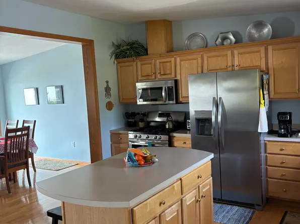 7 Lobster Ln, Searsport, ME 04974