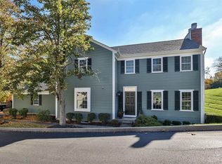 1 Old Duxbury Ct, Fairfield, OH 45014