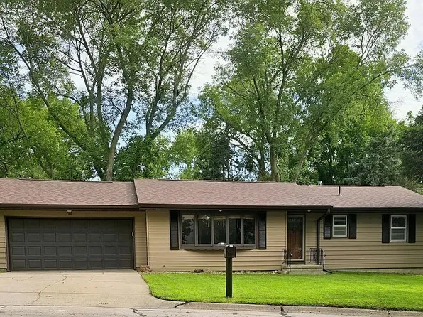 995 W 11th St, Wahoo, NE 68066