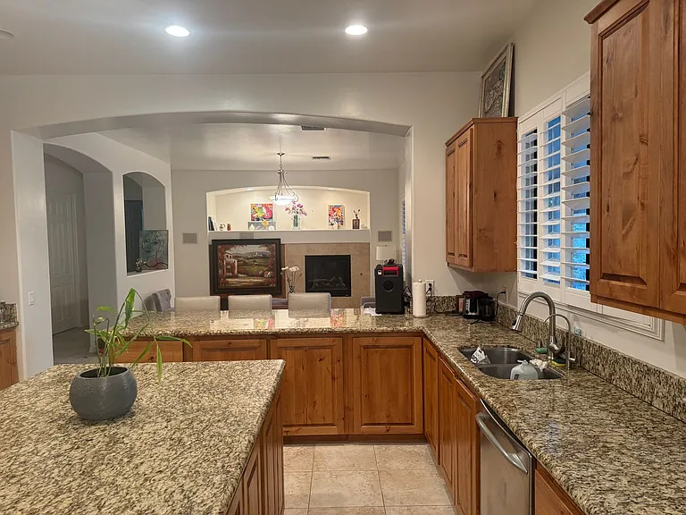 14032 E Cavedale Dr — Photo 3