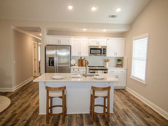 4th image of 115 Woodsedge Dr #B