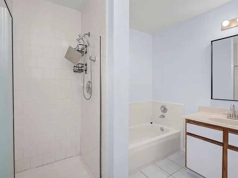 17050 Clan Macintosh Dr — Photo 23