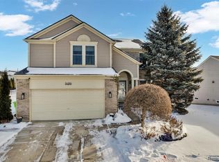 56386 Desert Ct, Macomb, MI