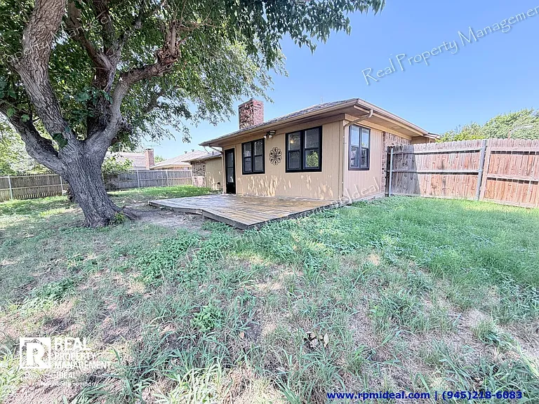 7832 Pebblebrook Dr — Photo 27
