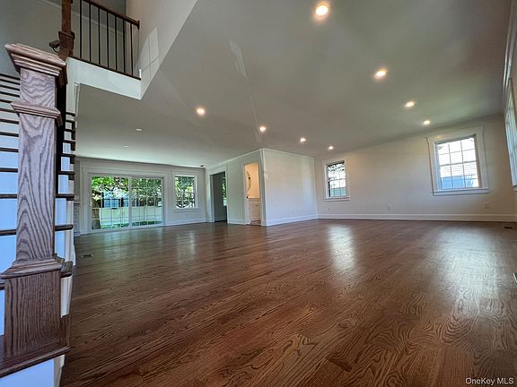 4th image of 158 Lee Avenue