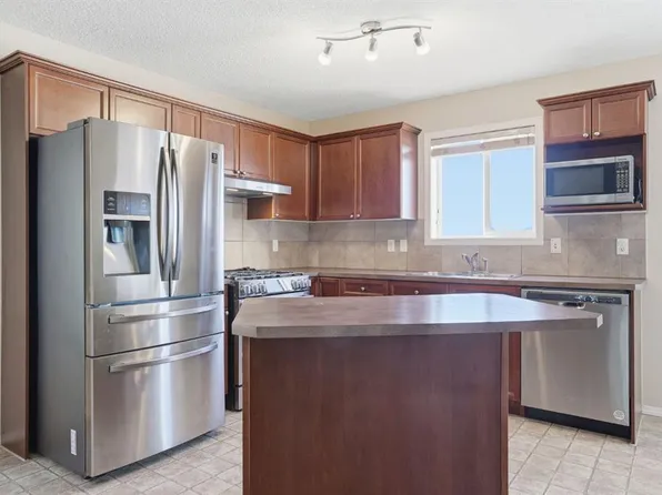 260 N Covemeadow Rd NE, Calgary, AB T3K 6E6