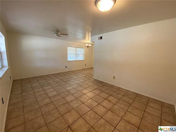 4th image of 526 Sumbera St