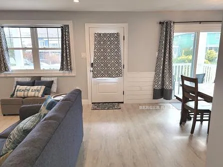 212 Simpson Ave #1 — Photo 9
