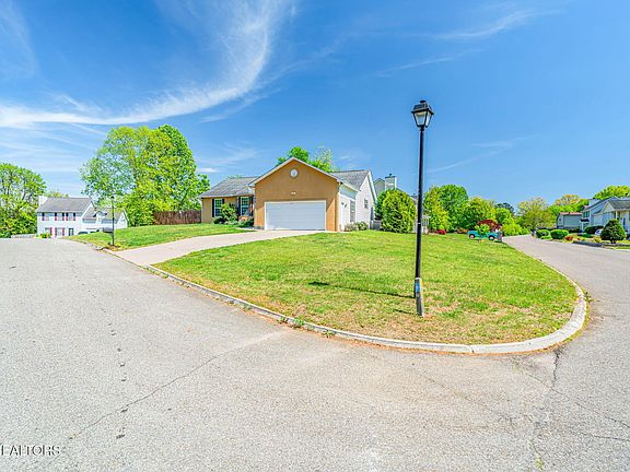5th image of 1412 Windgrove Ln