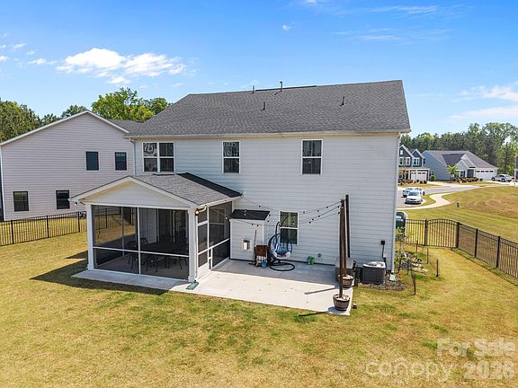5th image of 1608 Moore Farm Rd
