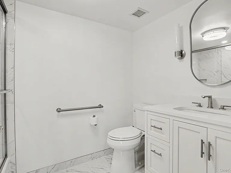 18 Shady Glen Ct #403 — Photo 10