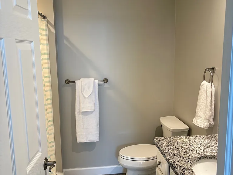 5843 Harrison Ave #201 — Photo 7
