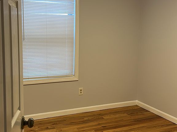 4th image of 207 South St Floor 2